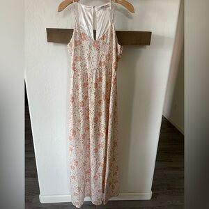 Forever 21| Floral Spring Maxi Dress with Open Side on Back, Size Small•••